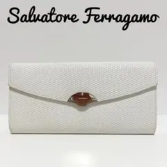 Ferragamo サルバトーレフェラガモ✨長財布 折り財布　ホワイト白薄型のサムネイル