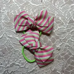 リボン付きヘアゴム ピンクと緑のストライプ