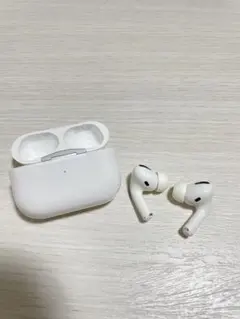 【正規品】AirPodsPro 本体+充電ケース　動作確認済みのサムネイル