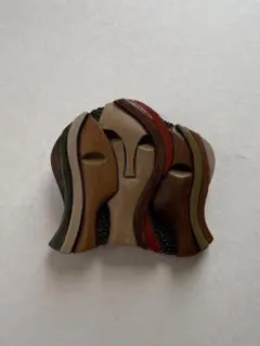 ブラウン　ウッドブローチ