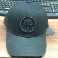 美品STONE ISLAND ブラック ベースボールキャップ