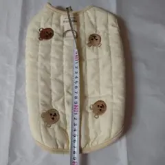 犬服 Mサイズ 、クリーム色にクマさんの柄、裏ボアで暖かい、止めはフック