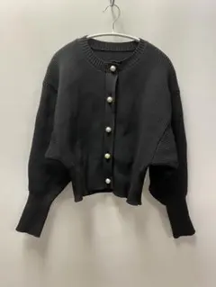 み*ん様 ti. ニットカーディガン　ビッグパールボタン　ボリューム袖