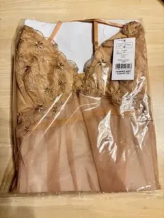 刺繍入りベージュキャミソール Mサイズ