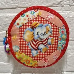 メリーボンボン　まんまるポーチ　パッチワーク　ハンドメイド　レッド