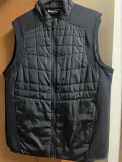 Under Armour ブラック キルティング ベスト　cold gear