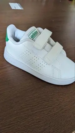 adidas ベルクロスニーカー ホワイト/グリーン