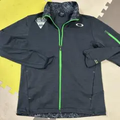 t*n様 オークリー 良品 フルジップジャケット 濃いグレー/薄緑 サイズM