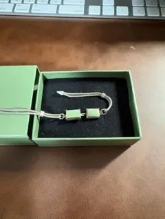 Item thumbnail for item 7374cedf-eaeb-4087-a806-e8a6621e4629