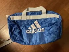 adidas アディダス 薄くて小さいボストンバッグ