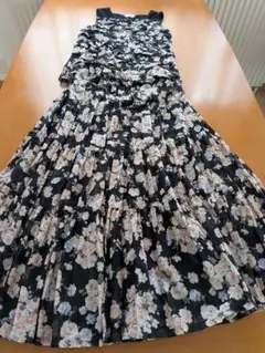 フラワープリント ノースリーブワンピース