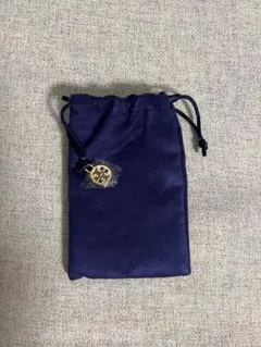 ネイビー サテン 巾着型ポーチ　トリーバーチ