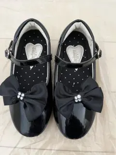 リボン付き黒フォーマルシューズ