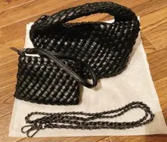 【新品同様】ブラック編み込みショルダーバッグ