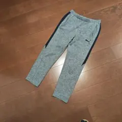 PUMA グレー パンツ Mサイズ（S相当）