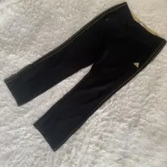 しゅう様　アディダスadidas ゴールドロゴ トレーニングパンツ 黒 L相当