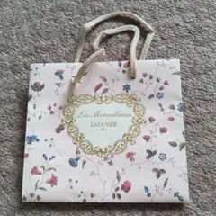Les Merveilleuses LADUREE ショップ袋のサムネイル
