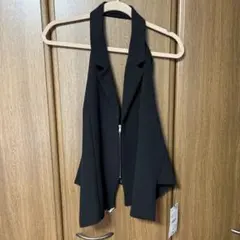 【新品未使用】ZARA ホルターネック ベスト ジレ ブラックのサムネイル