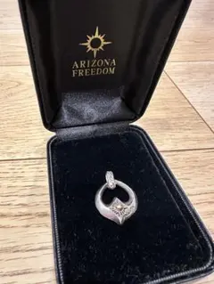 ARIZONA FREEDOM シルバー ハート型ペンダント K18