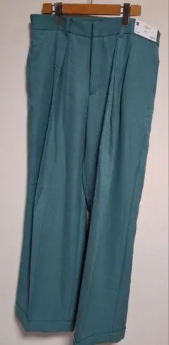 インタックワイドパンツ　グリーン