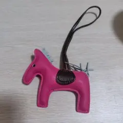 馬型ピンクチャーム ストラップ付き 約10cm