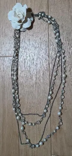 パール＆ビーズのロングネックレス