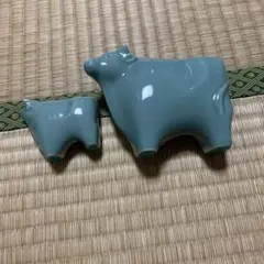 ◆中古品◆牛の置物 2体セット 青磁色　13-1344のサムネイル