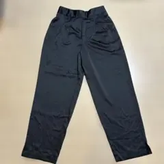 GU ダークグレーサテンテーパードパンツ ゴムウエスト