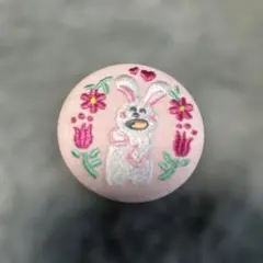たべっ子どうぶつ　うさぎ　缶バッジのサムネイル