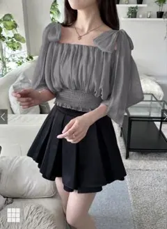 ラメシアーオフショルダーリボンショート丈トップス チャコールグレー