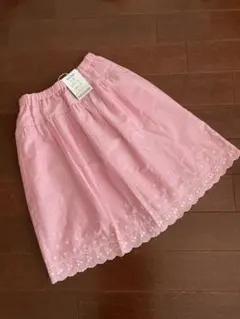 新品・未使用・ファミリア・レース刺繍の腰スカート・140