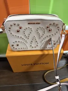 MICHAEL KORS スタッズ ショルダーバッグ ホワイト - メルカリ