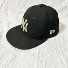ニューエラ NYキャップ52cm黒やや小さめのサムネイル
