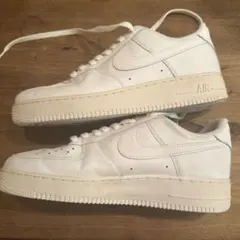 Nike Air Force 1のサムネイル