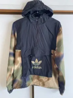 adidas ナイロンジャケット ブラック/カモフラージュ