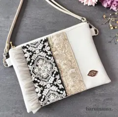 フェイクレザーとインド刺繍リボンのサコッシュ/ポシェット/フラットポーチ