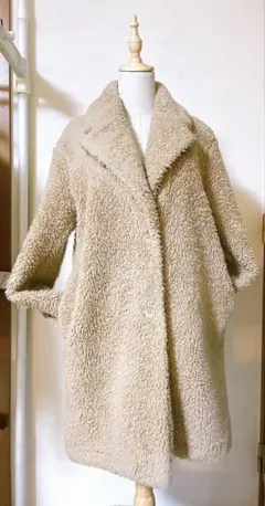 軽くて暖かいユニクロボアフリースピーコート　ロングコートベージュ　　Ｌサイズ