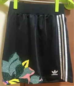 adidas スカート
