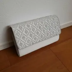 ビーズ刺繍ホワイトクラッチバッグ