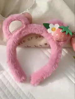 ピンクのクマ耳カチューシャ