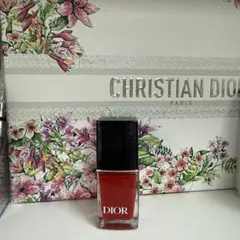Dior ネイルカラー レッド