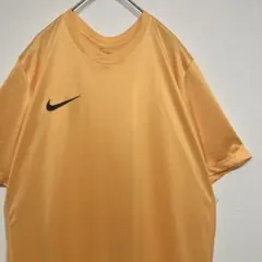 NIKE ナイキ tシャツ　古着 黄色　イエロー 刺繍ロゴ ワンポイントロゴ