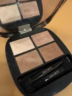 コスメデコルテ　スキンシャドウ　デザイニングパレット01 Rosy Brown