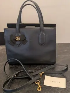 ホワイト gucciレザー ショルダーバッグ リボン - メルカリ