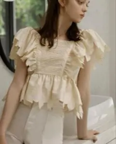 OLUN shirring frill top/シャーリングフリルトップス - メルカリ