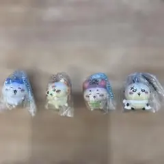 ちいかわ　マスコットつきビスケット　キーホルダー4個セット