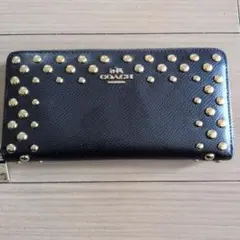 COACH 長財布 スタッズ ネイビー色