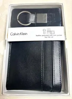 Calvin Klein パスケース二つ折り財布 ブラック　キーホルダー