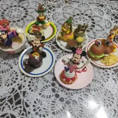 ディズニーシー　テーブルイズウェイティング　チャームフィギュア　６種セット