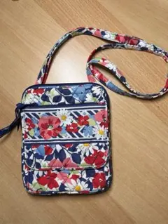 Vera Bradley キルティング ショルダーバッグ 花柄のサムネイル